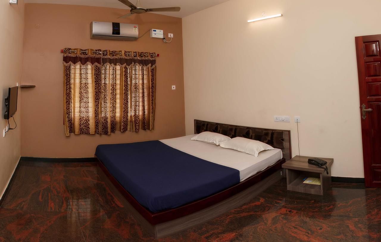 Hotel Sri Hayagriva Tiruchirappalli Екстериор снимка